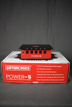 Load image into Gallery viewer, 2010s Gator GTR-PWR-5 Pedalboard Power Supply