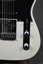 Load image into Gallery viewer, 2016 Fender Deluxe Nashville Telecaster White Blonde