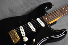Load image into Gallery viewer, 2018 Fender MIJ Midnight Stratocaster