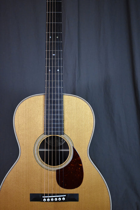 Collings 002H T Baked Sitka