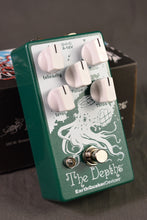 Load image into Gallery viewer, EarthQuaker Devices The Depths