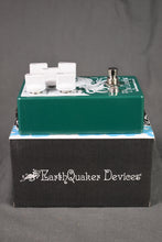Load image into Gallery viewer, EarthQuaker Devices The Depths