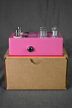 Load image into Gallery viewer, JHS Lucky Cat Delay Pink Sparkle