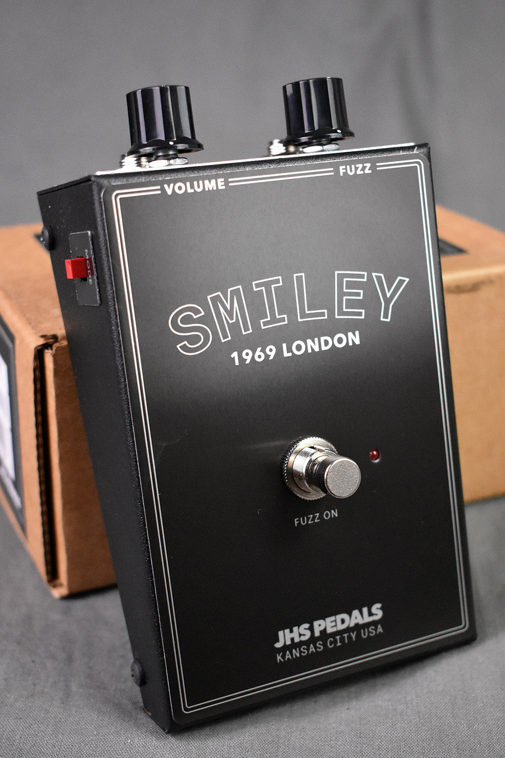 ギター JHS PEDALS SMILEY 1969 LONDON JHS Smiley 1969 London Fuzz – Telluride Music Co.