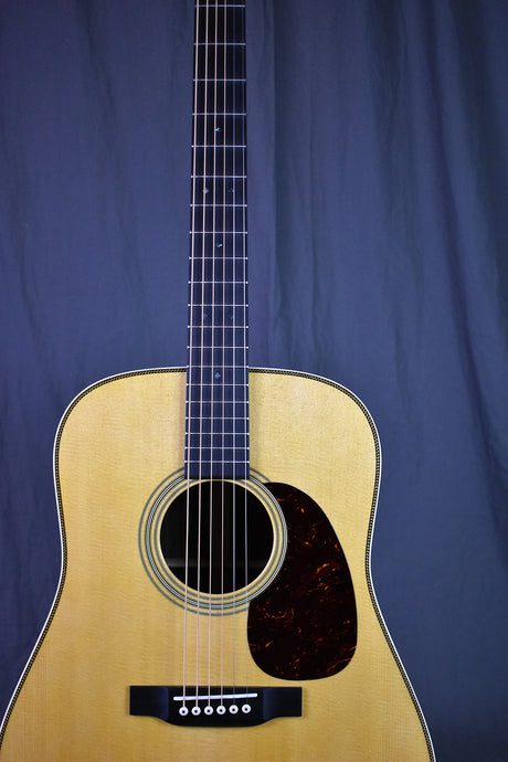 Martin HD-28 (#2371324)
