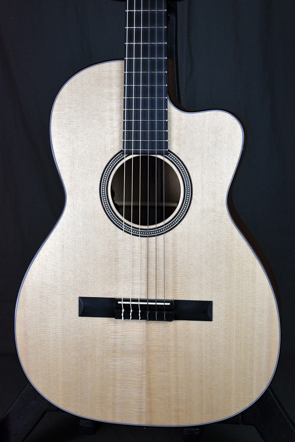 Martin 000c sales nylon for sale