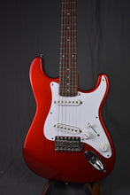 Load image into Gallery viewer, 1990 Fender MIJ MST-32 Mini Stratocaster